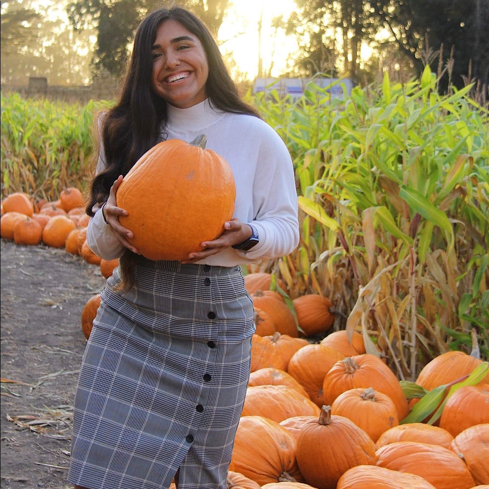 Meet your Posher, Estelle